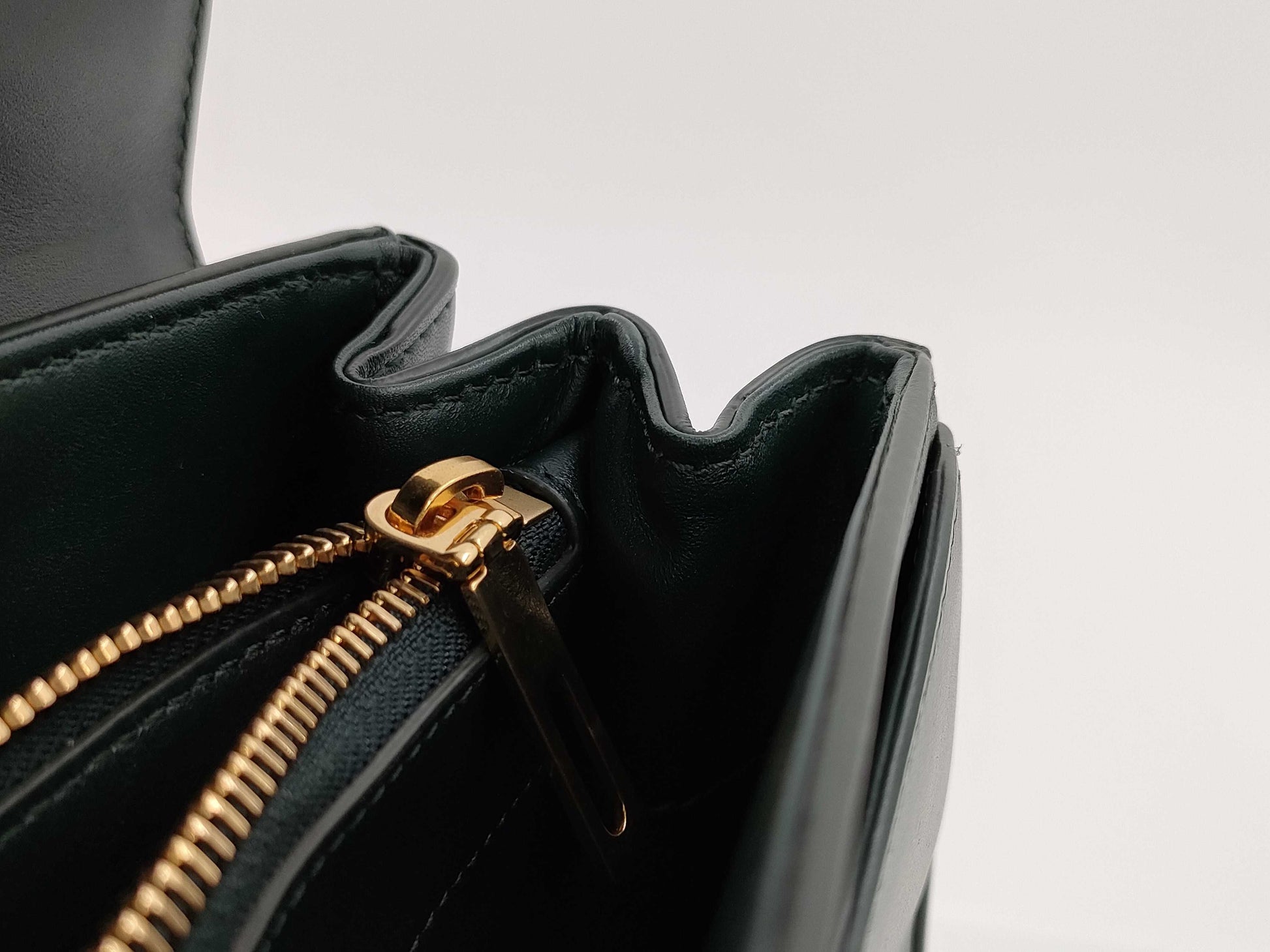 CELINE 16 Seize Besas Small Shoulder Bag