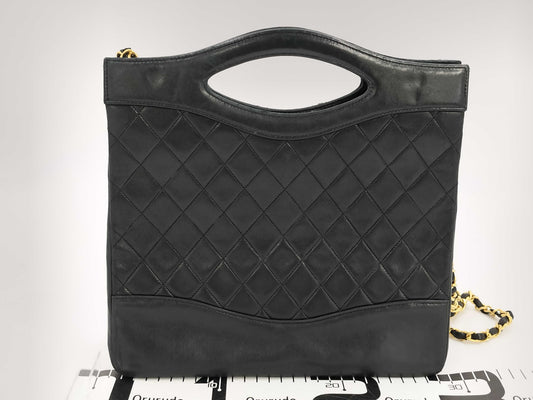 CHANEL Matelasse Lambskin Handbag in Black, #1 Handbag