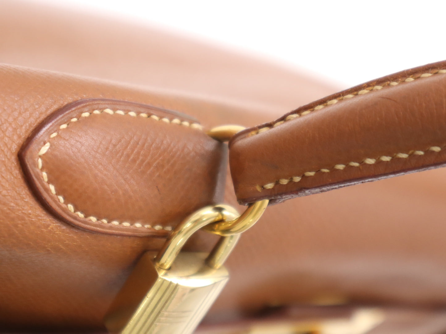 HERMES Kelly 32 Handbag with GD hardware, dust bag, padlock, clasp, and two keys.