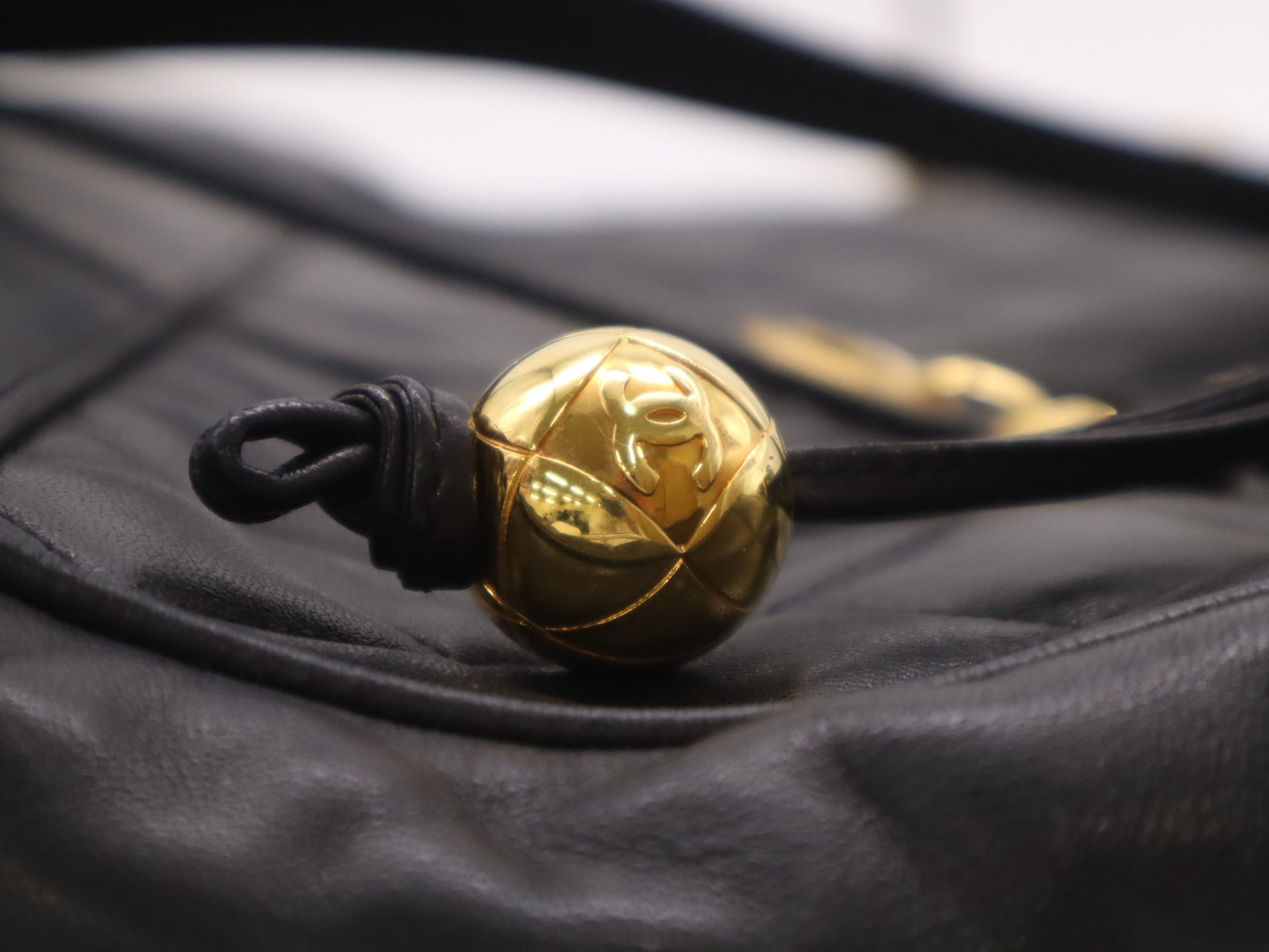 CHANEL Lambskin Chain Shoulder Bag with GD Hardware, Black