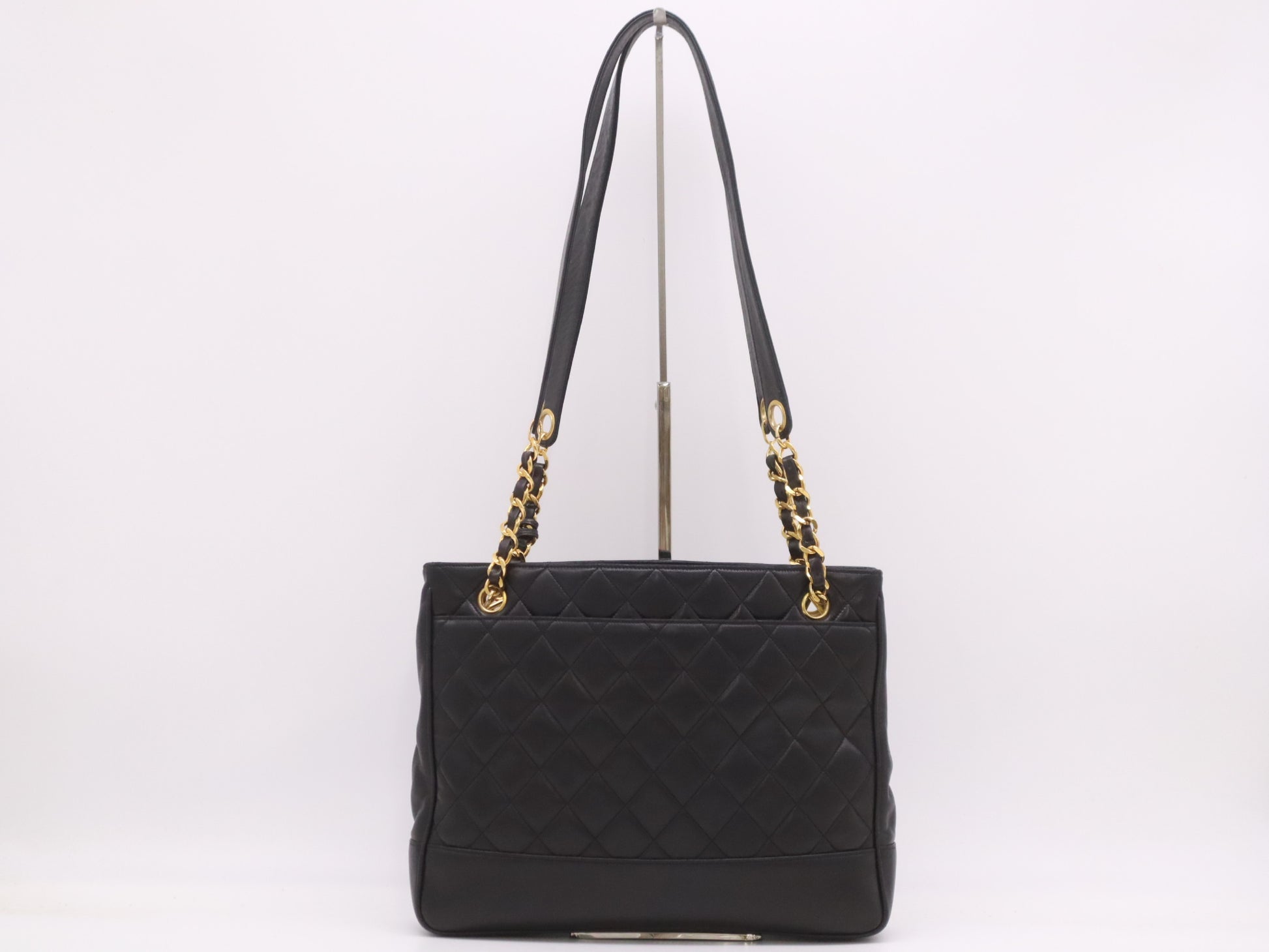 CHANEL Lambskin Chain Shoulder Bag with GD Hardware, Black
