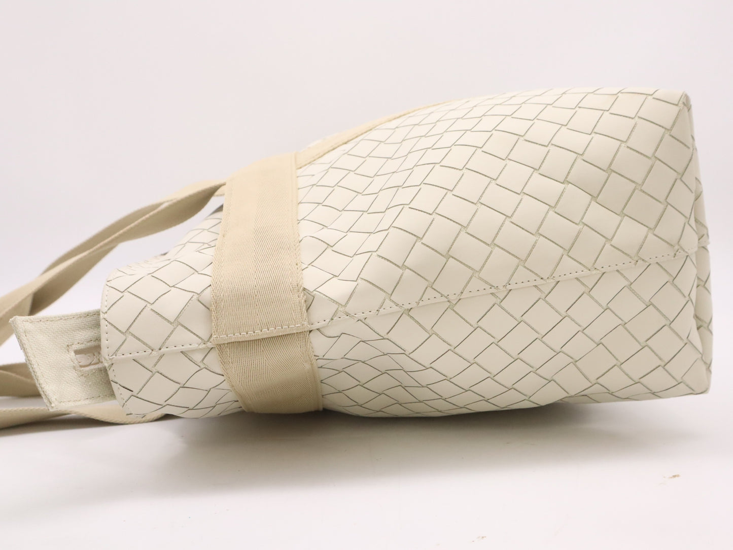 BOTTEGA VENETA P01574389N Intrecciato New Rubber Scorpito Tote Bag Beige White Tote Bag