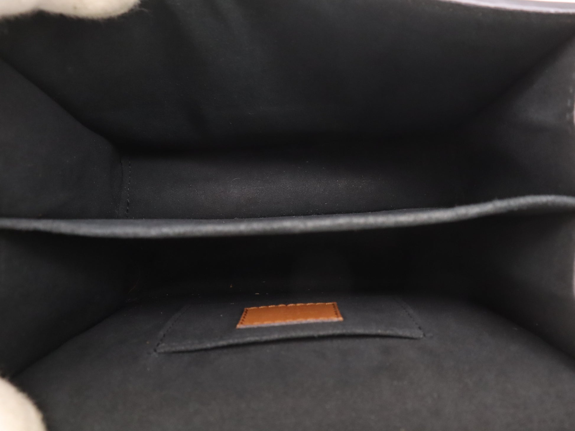LOUIS VUITTON M44580 Reverse Dauphine Mini RFID-enabled shoulder bag with shoulder strap, box, and dust bag