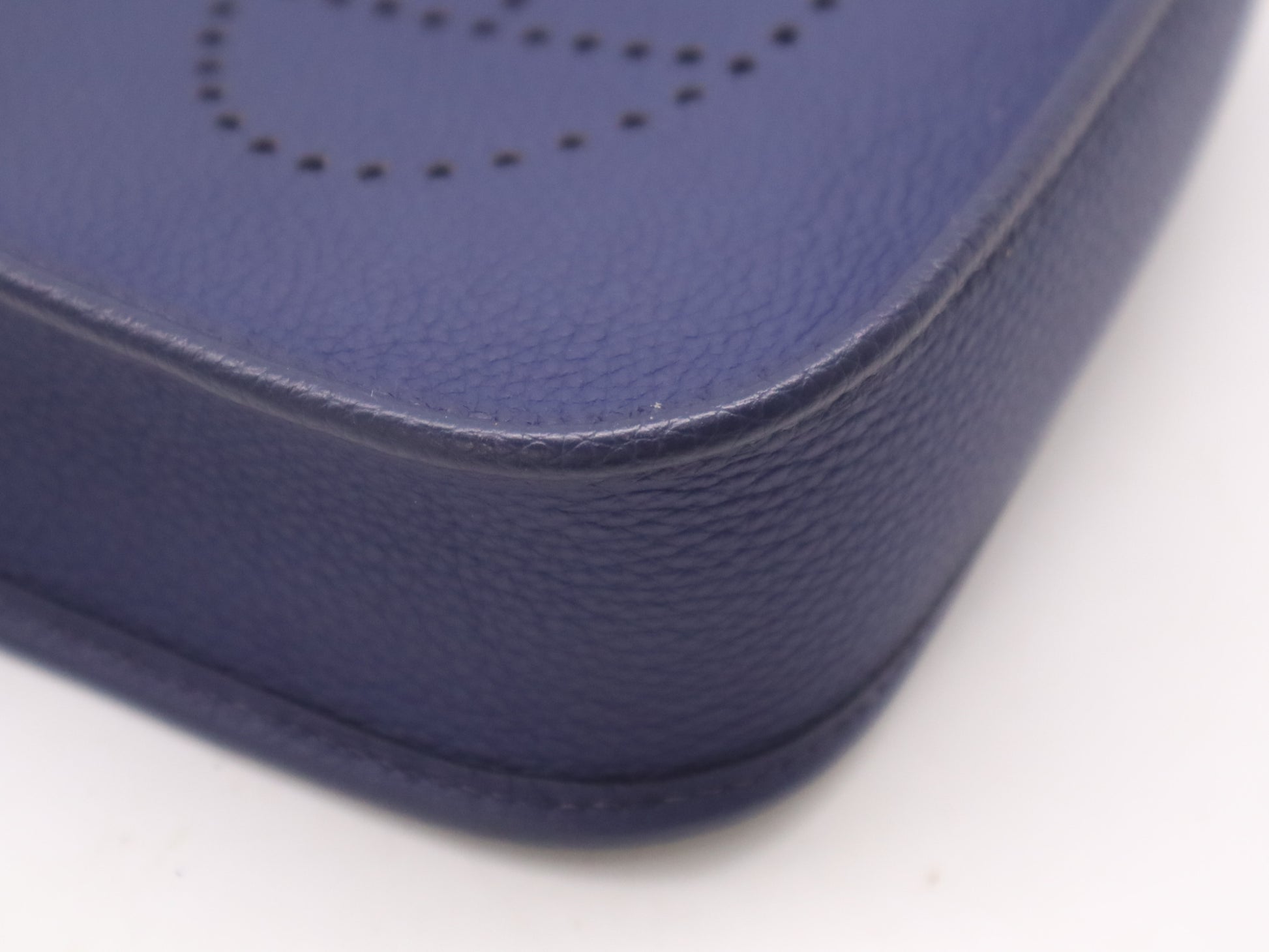 HERMES Taurillon Clemence B Stamp Evelyn Amazon TPM Blue Saphir Shoulder Bag with Shoulder Strap and Dust Bag