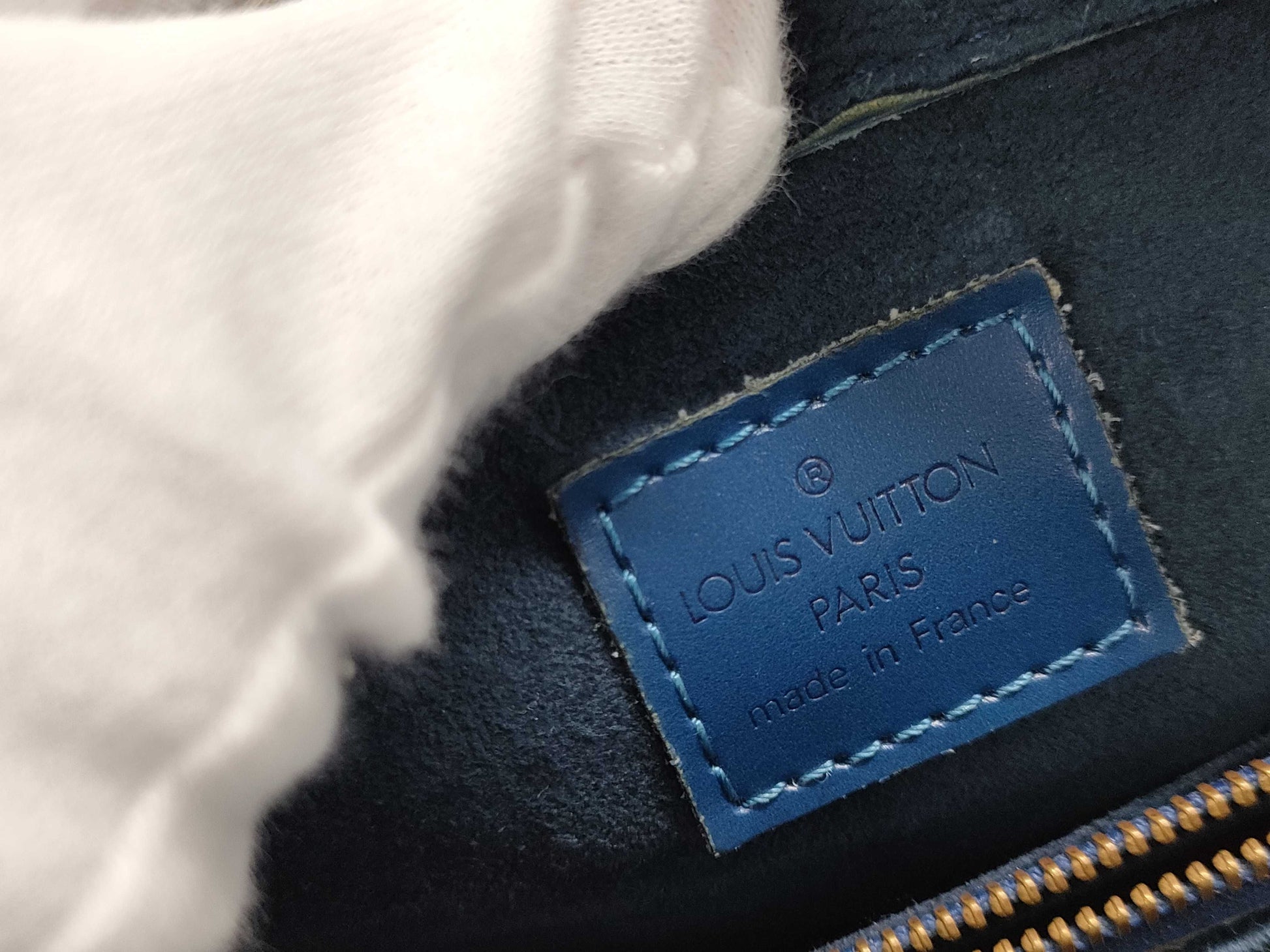 LOUIS VUITTON Pont Neuf Blue Handbag with Gold Hardware and Epi Leather, M52055