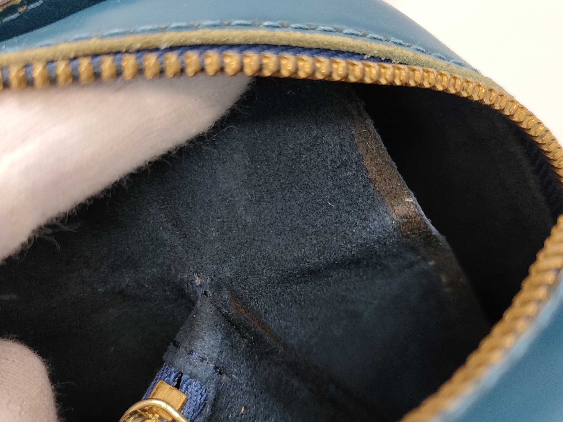 LOUIS VUITTON Pont Neuf Blue Handbag with Gold Hardware and Epi Leather, M52055