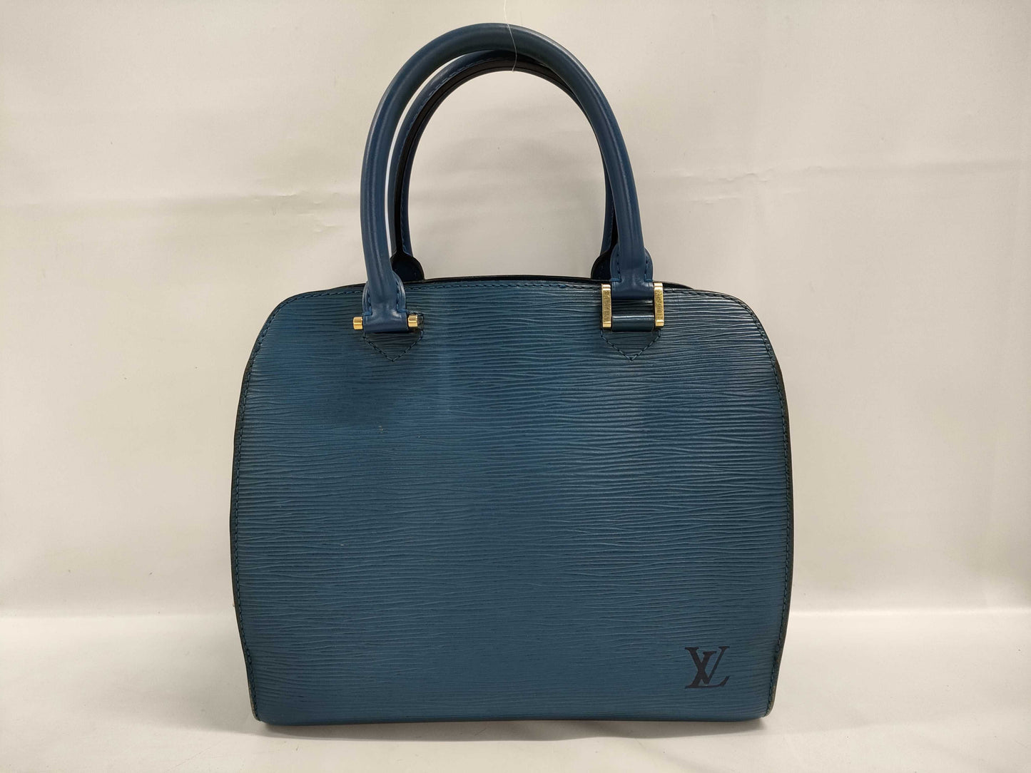 LOUIS VUITTON Pont Neuf Blue Handbag with Gold Hardware and Epi Leather, M52055