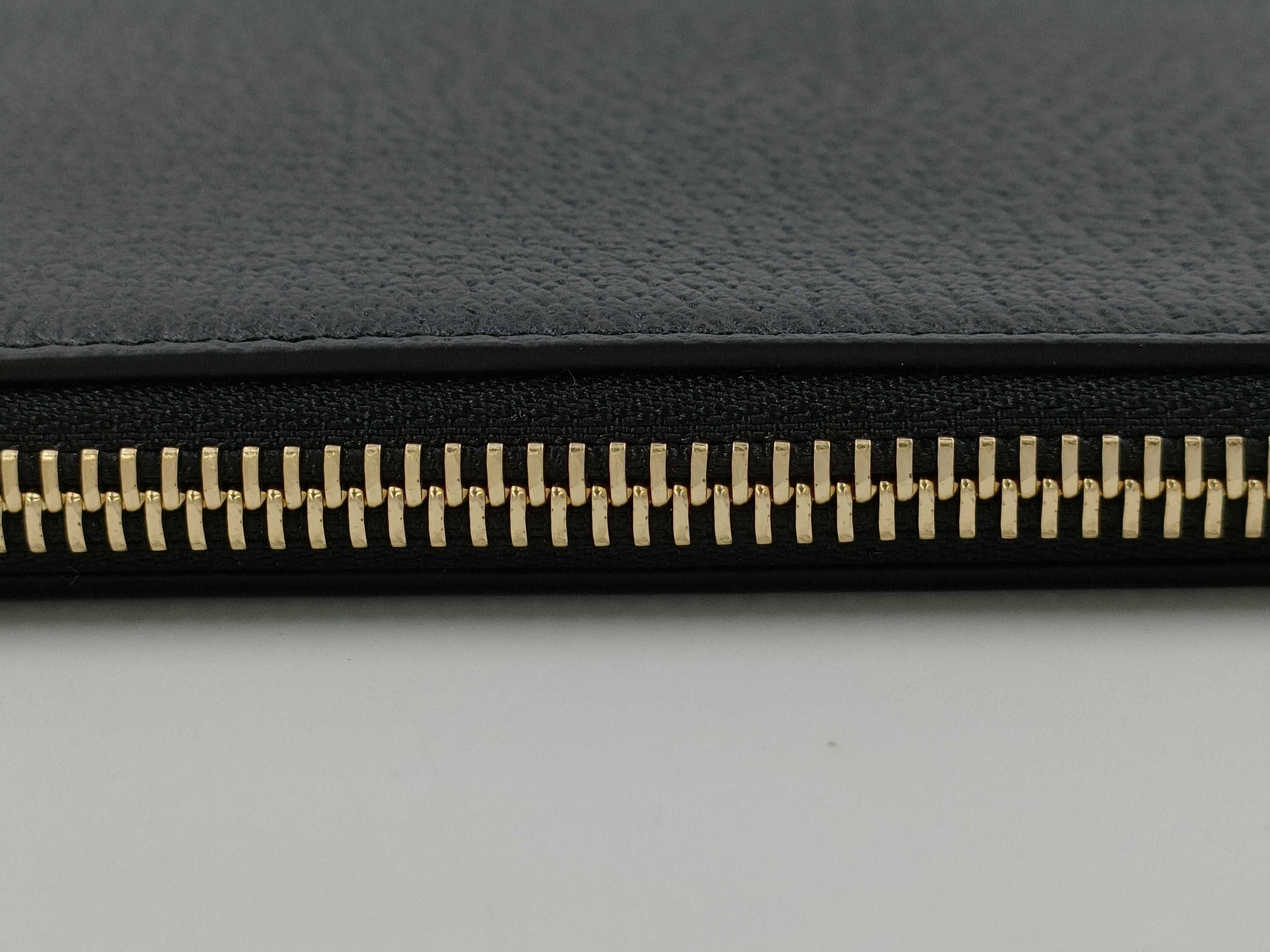GUCCI Horsebit Clutch Bag, Black with Gold Hardware and Leather Strap, 700524 525040