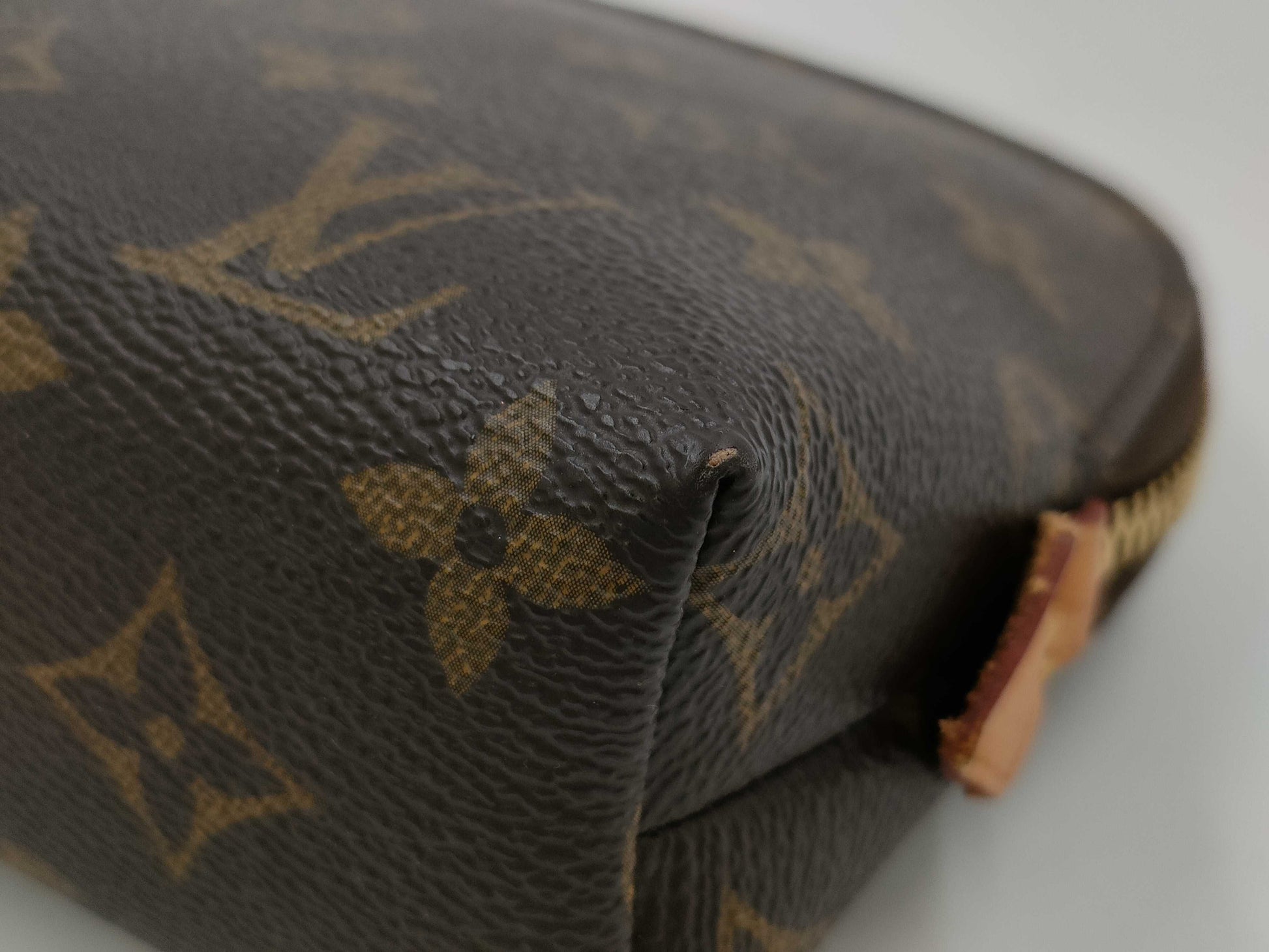 LOUIS VUITTON Cosmetic GM Pouch, Brown with Gold Hardware, Monogram Canvas, M47353, RFID Pouch