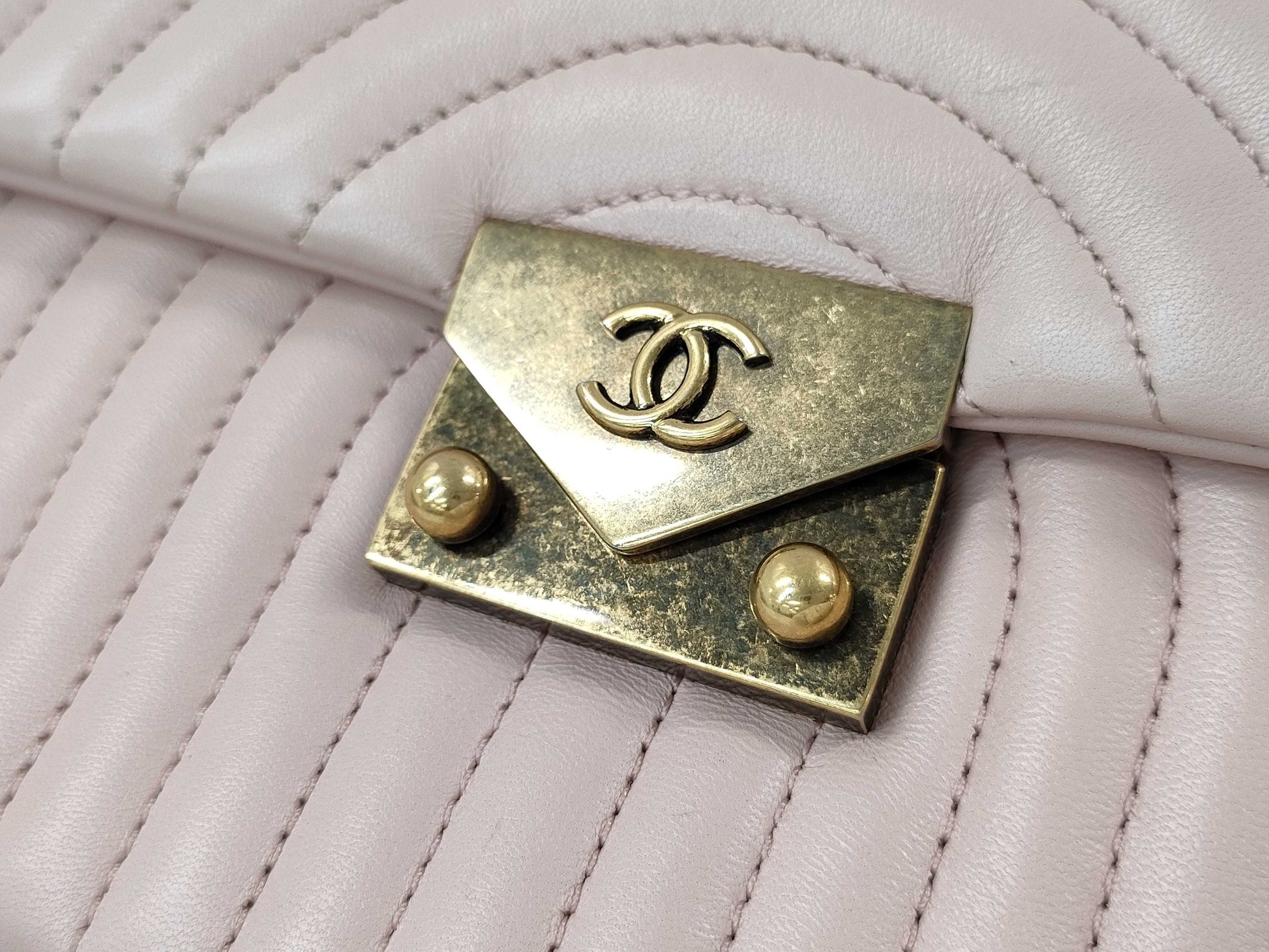 CHANEL Design Stitch Chain Shoulder Bag with Lambskin and Gold Hardware, 23078341, No Cards Included