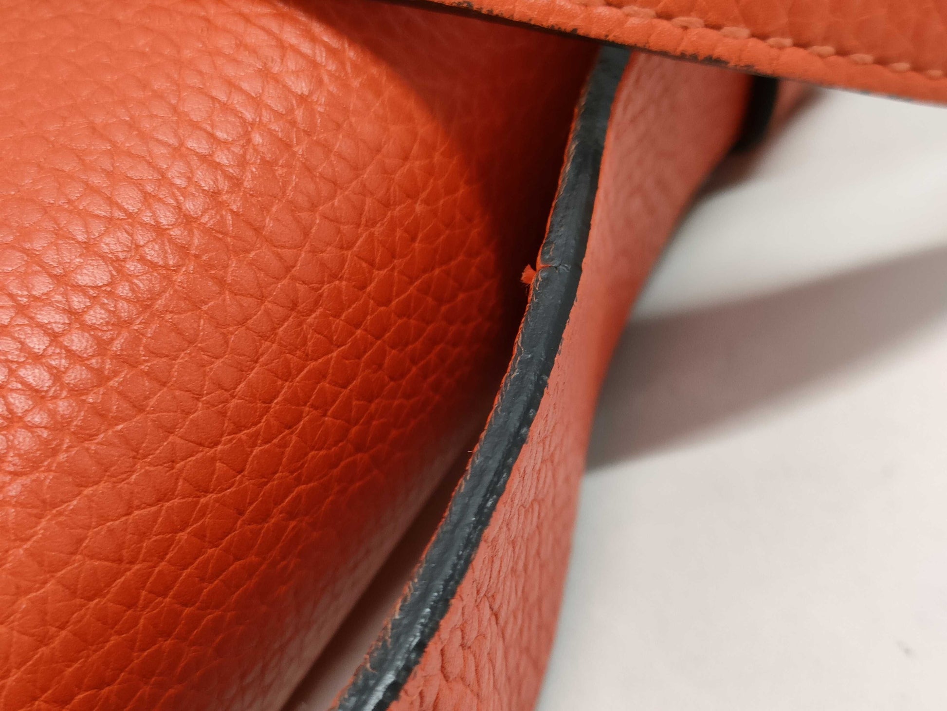 GUCCI GG Marmont Shoulder Bag in Orange Calfskin with Gold Hardware