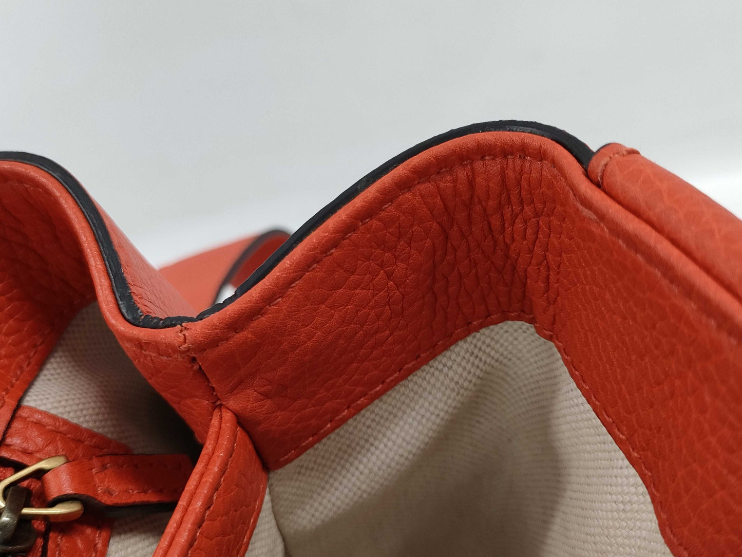 GUCCI GG Marmont Shoulder Bag in Orange Calfskin with Gold Hardware