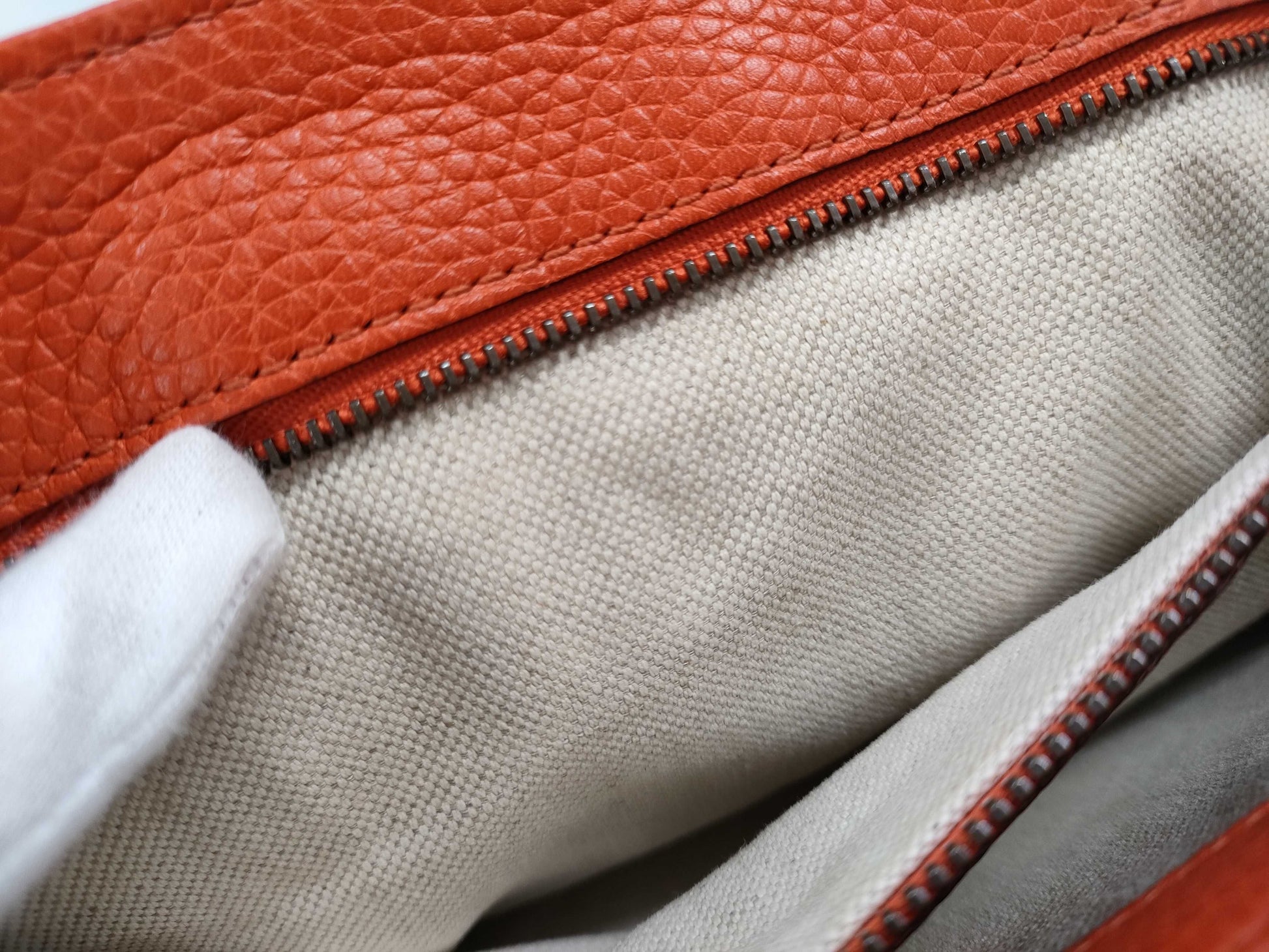 GUCCI GG Marmont Shoulder Bag in Orange Calfskin with Gold Hardware