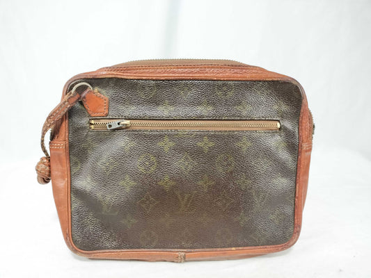 LOUIS VUITTON Monogram Clutch Bag LOUIS VUITTON Monogram Clutch Bag