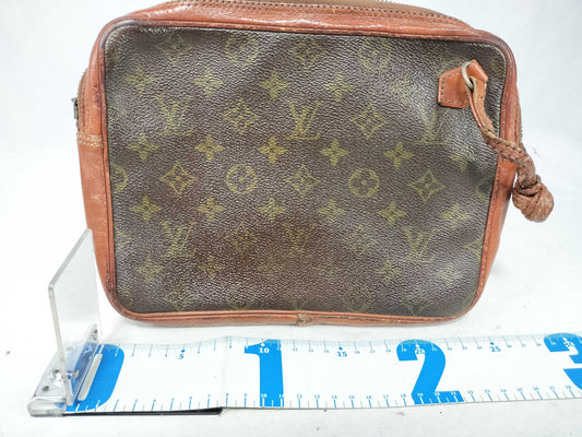 LOUIS VUITTON Monogram Clutch Bag LOUIS VUITTON Monogram Clutch Bag