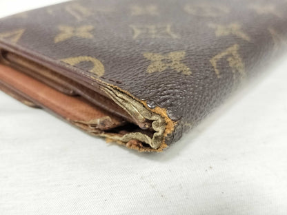 LOUIS VUITTON Monogram LOUIS VUITTON Wallet Monogram Wallet