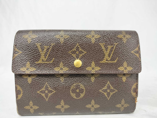 LOUIS VUITTON Monogram LOUIS VUITTON Wallet Monogram Wallet