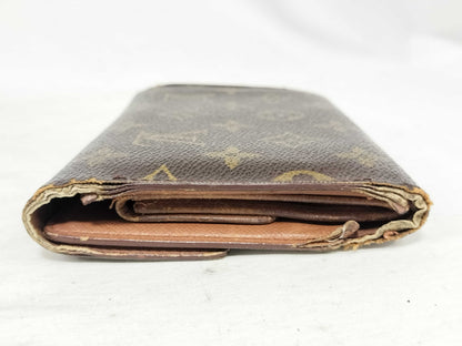 LOUIS VUITTON Monogram LOUIS VUITTON Wallet Monogram Wallet