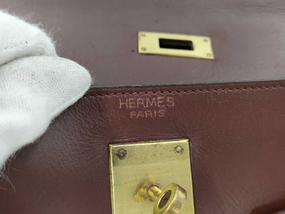 HERMES Kelly 32 Z Stamp Le Tourne Burgundy Box Calf Leather with Gold Hardware Shoulder Bag