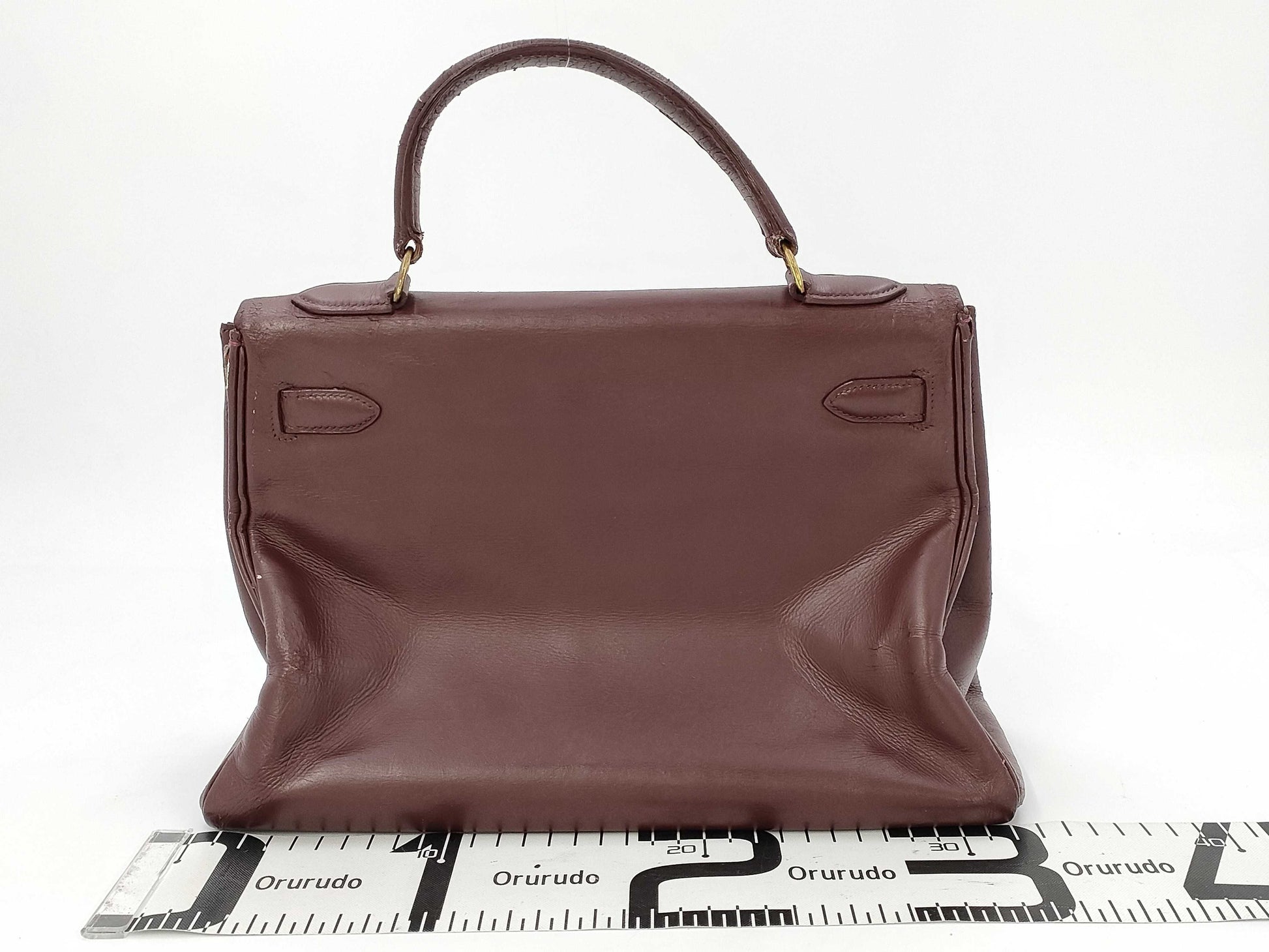 HERMES Kelly 32 Z Stamp Le Tourne Burgundy Box Calf Leather with Gold Hardware Shoulder Bag
