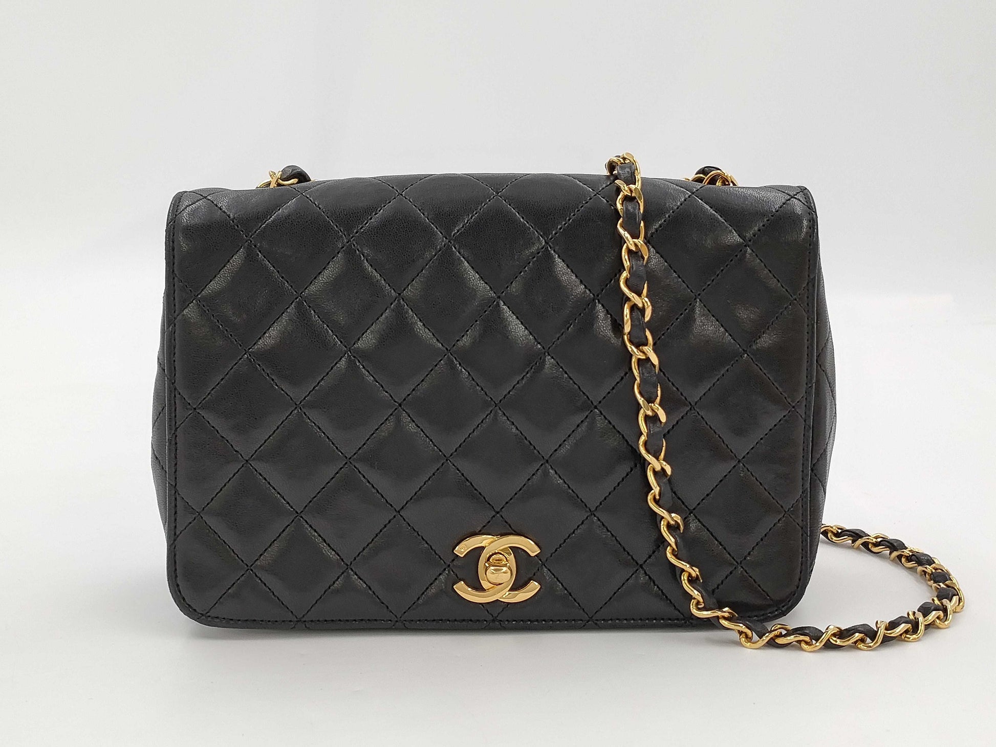 CHANEL Full Flap Matelasse Chain Shoulder Bag Lamb Shoulder Bag