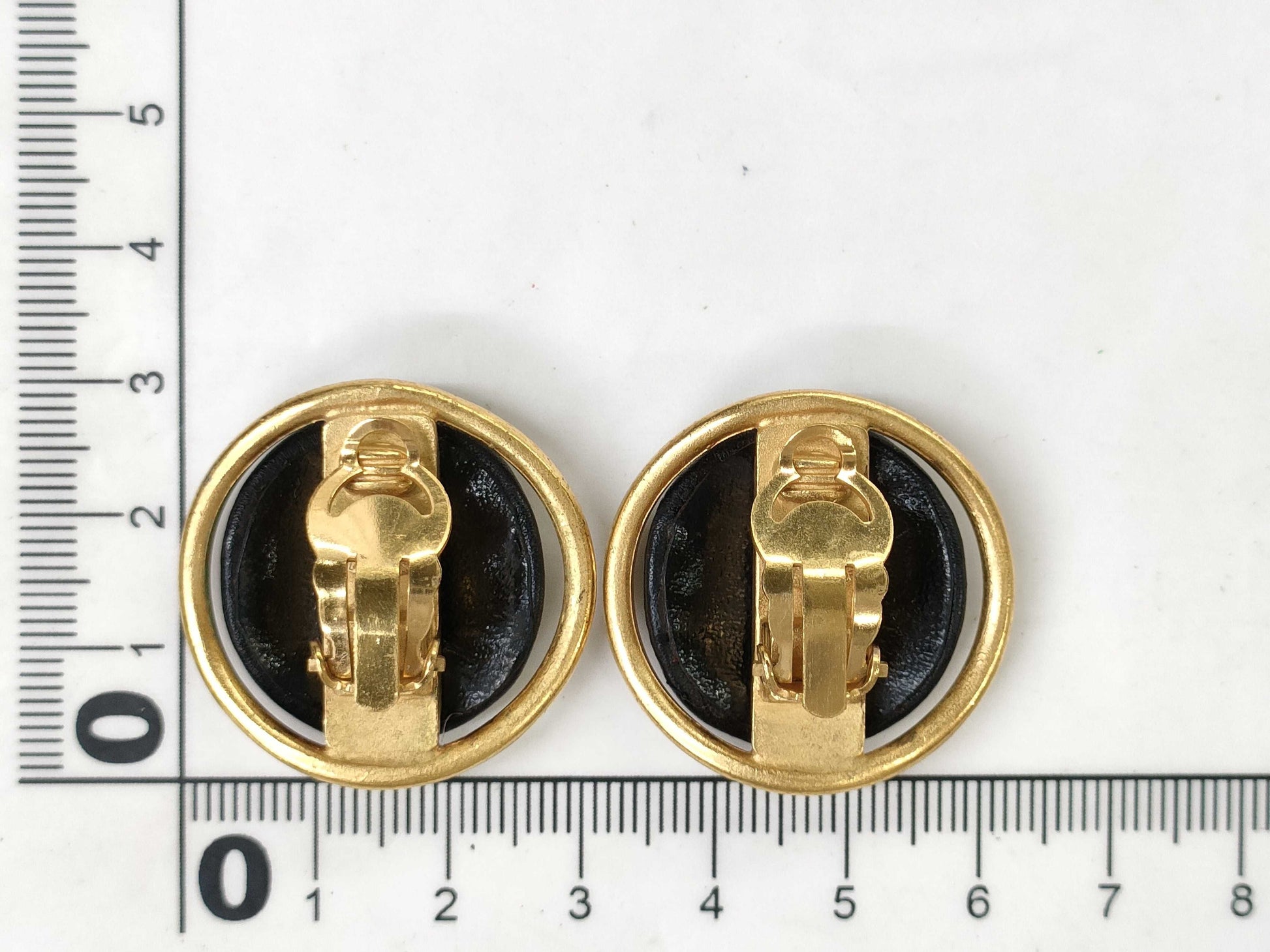 CHANEL Coco Leather Round Earrings