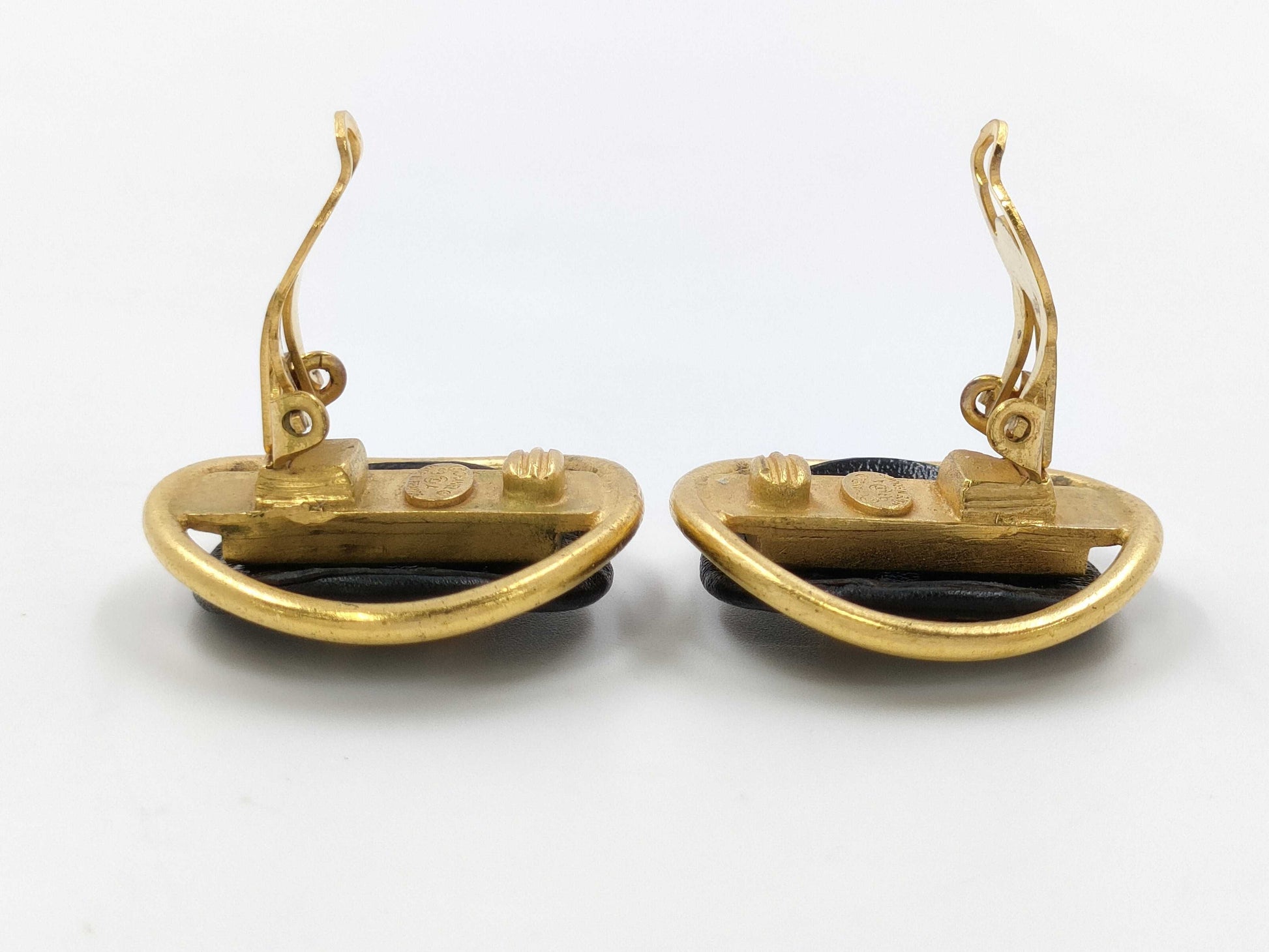 CHANEL Coco Leather Round Earrings