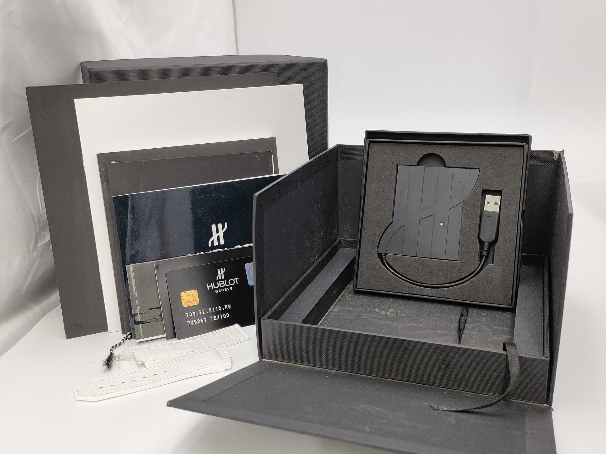 HUBLOT 709.ZE.2110.RW 739267 72/100 Automatic Men's Watch