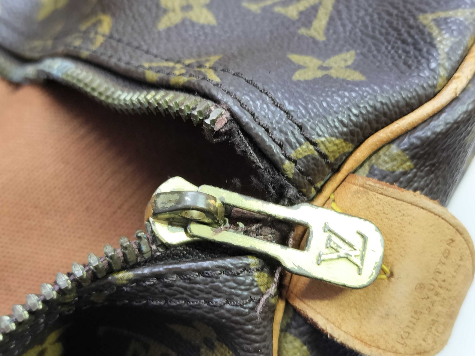 LOUIS VUITTON Monogram Louis Vuitton Keepall Bag Boston Bag