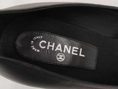 CHANEL Coco Mark Leather Pumps, Size 35C