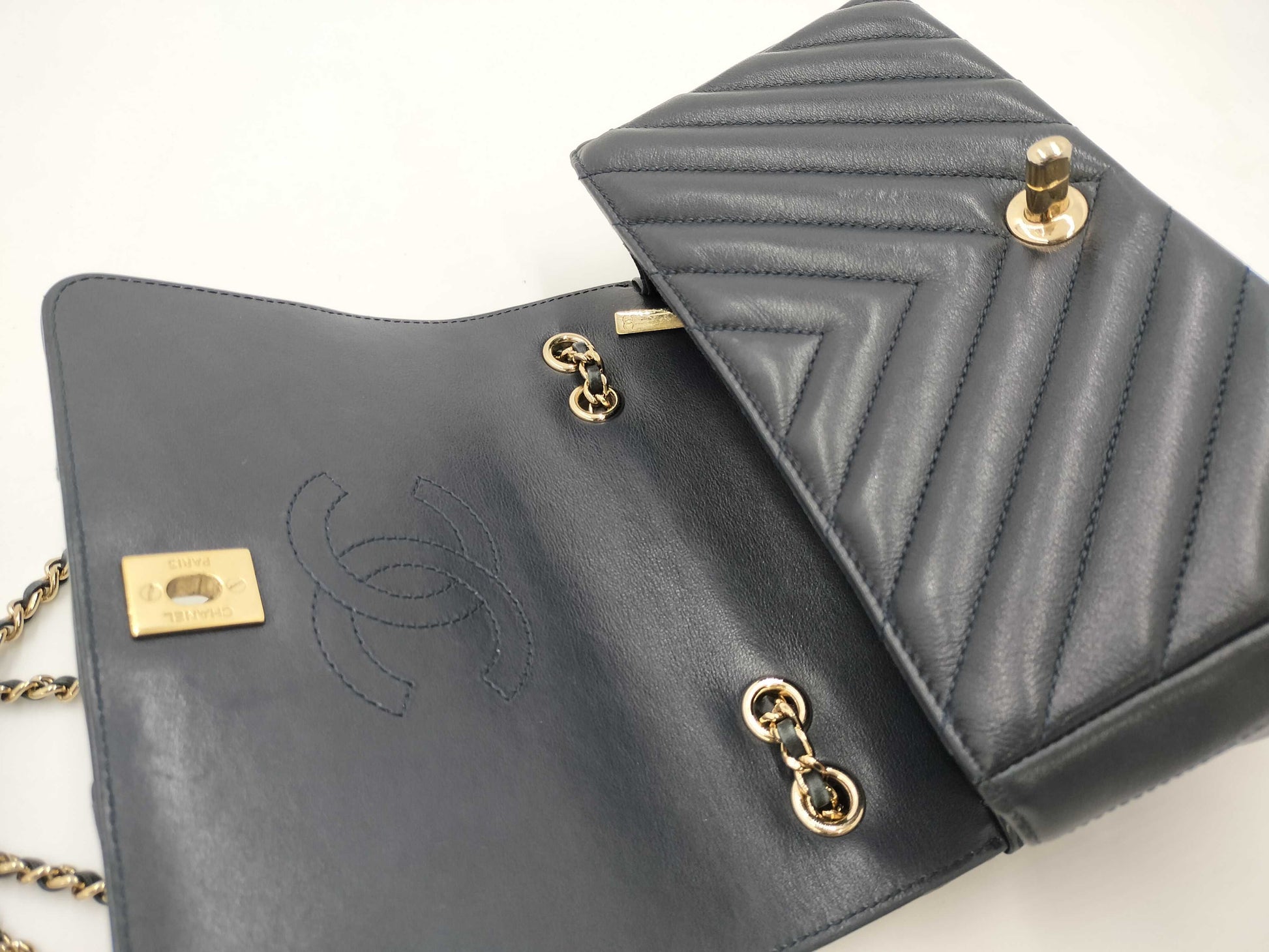 CHANEL V-Stitch Single Flap Double Chain Shoulder Bag with No. 28 Seal