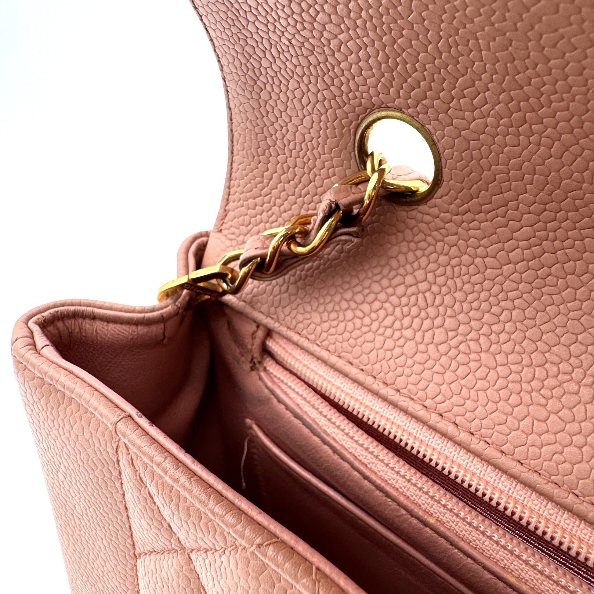 CHANEL Diana Matelasse 25 Chain Caviar Skin Pink Shoulder Bag