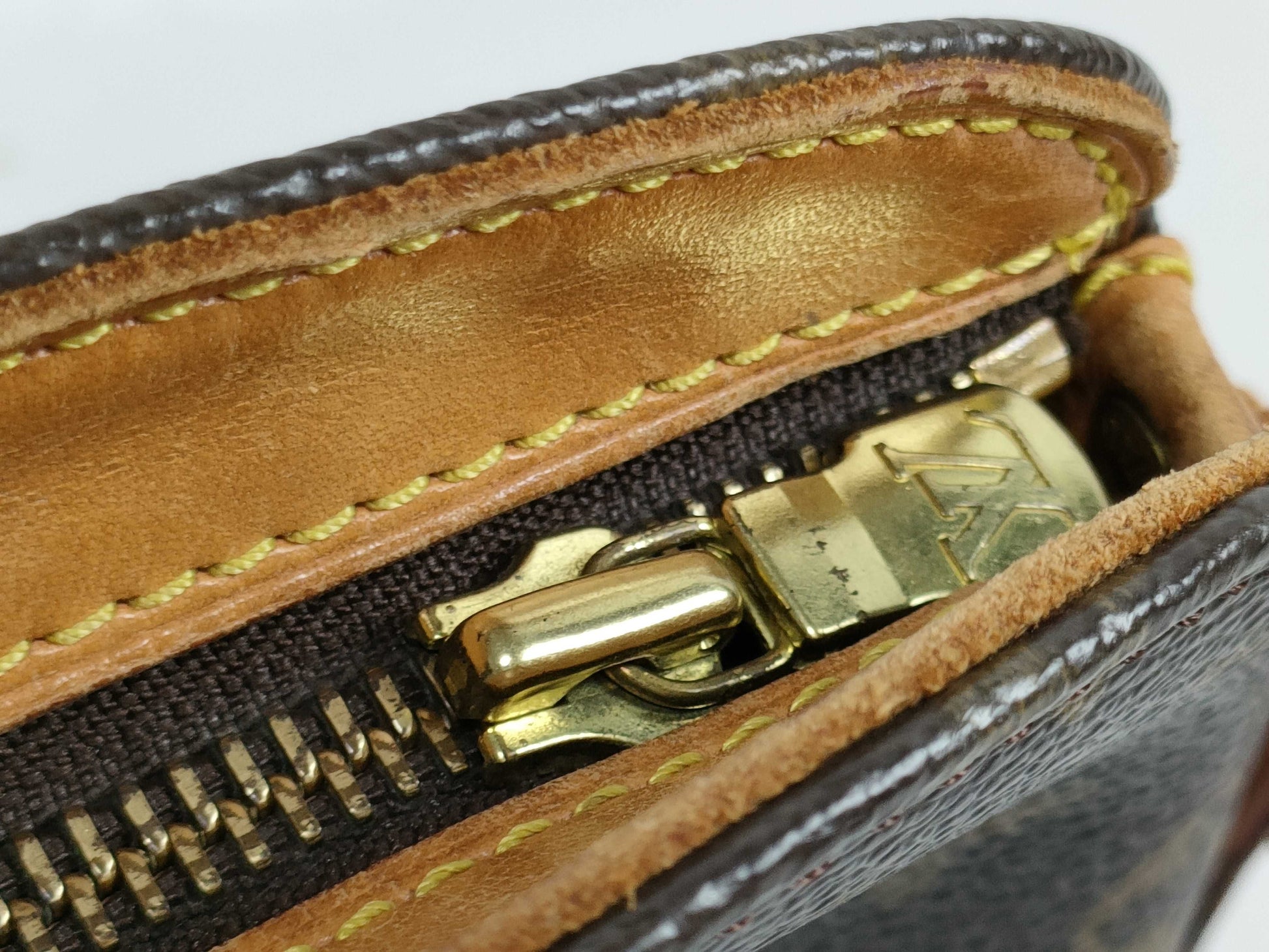 LOUIS VUITTON M 51290 Monogram Drouot Shoulder Bag