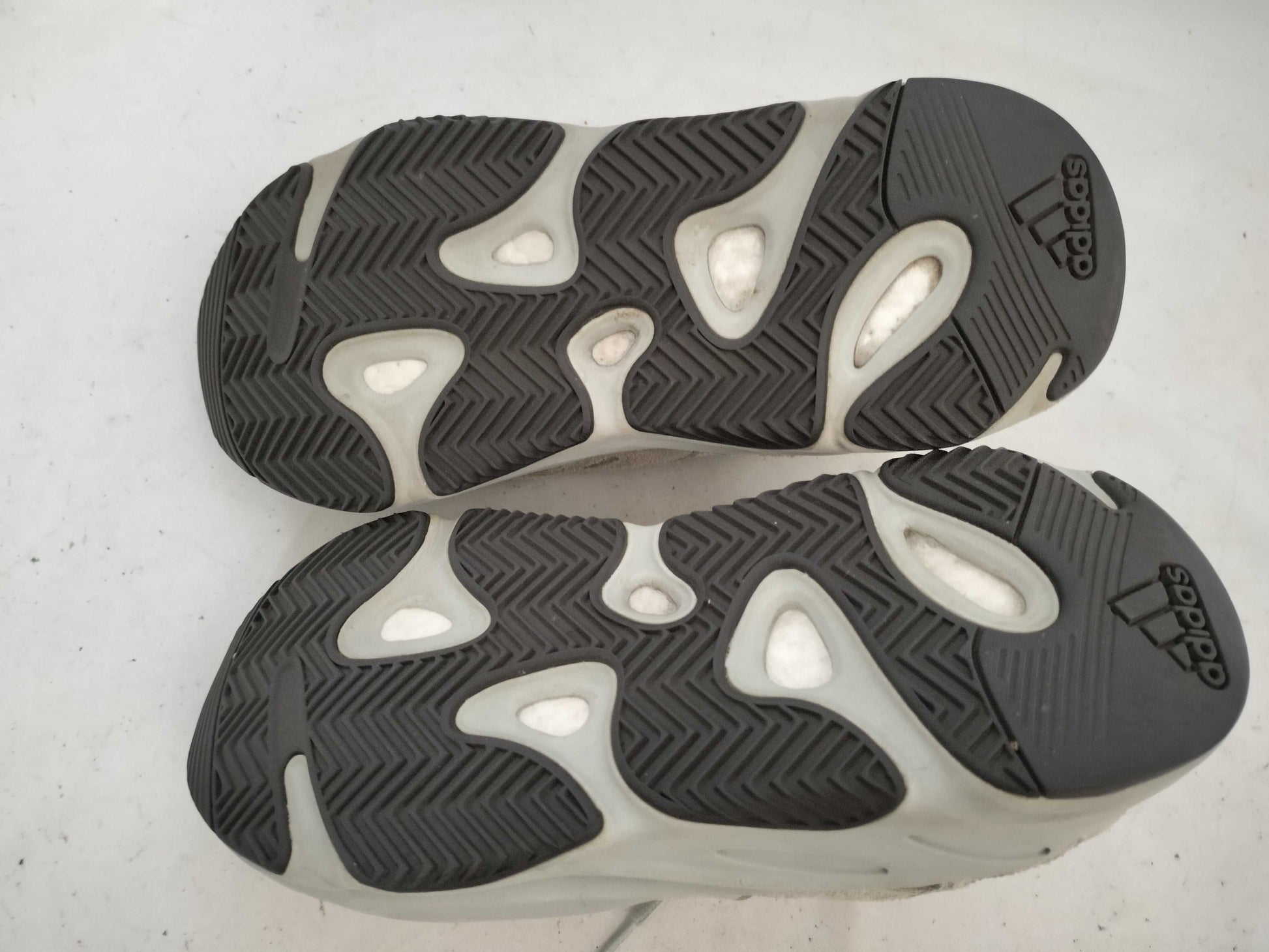 26.5cm adidas YEEZY BOOST 700 26cm Salt Sneakers