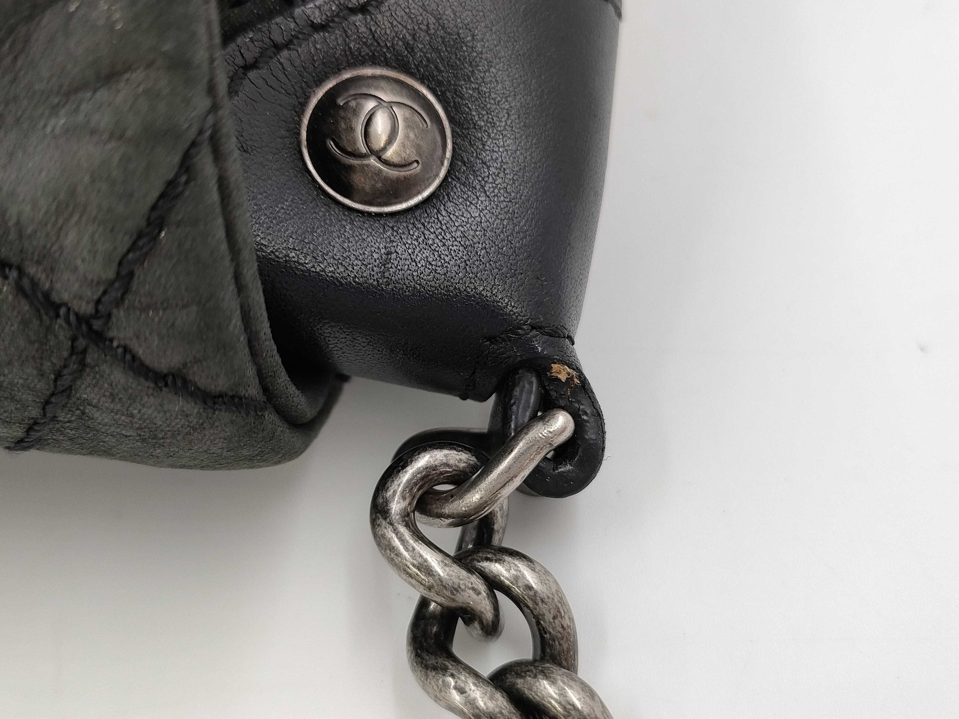 CHANEL Black Chain Shoulder Bag with Matelasse and Wild Stitching