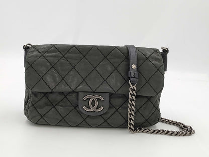 CHANEL Black Chain Shoulder Bag with Matelasse and Wild Stitching
