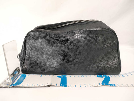 LOUIS VUITTON M30222 Taiga LOUISVUITTON Louis Vuitton Second Bag Taiga Black M30222 Pouch