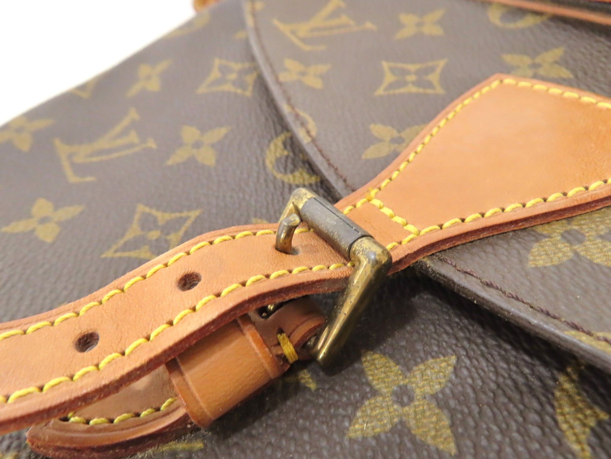 LOUIS VUITTON Monogram LV Shoulder Bag