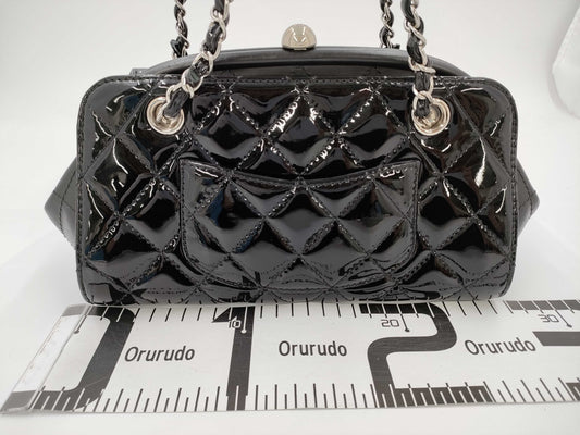 CHANEL Patent Leather Chain Shoulder Bag, Black, 22000022