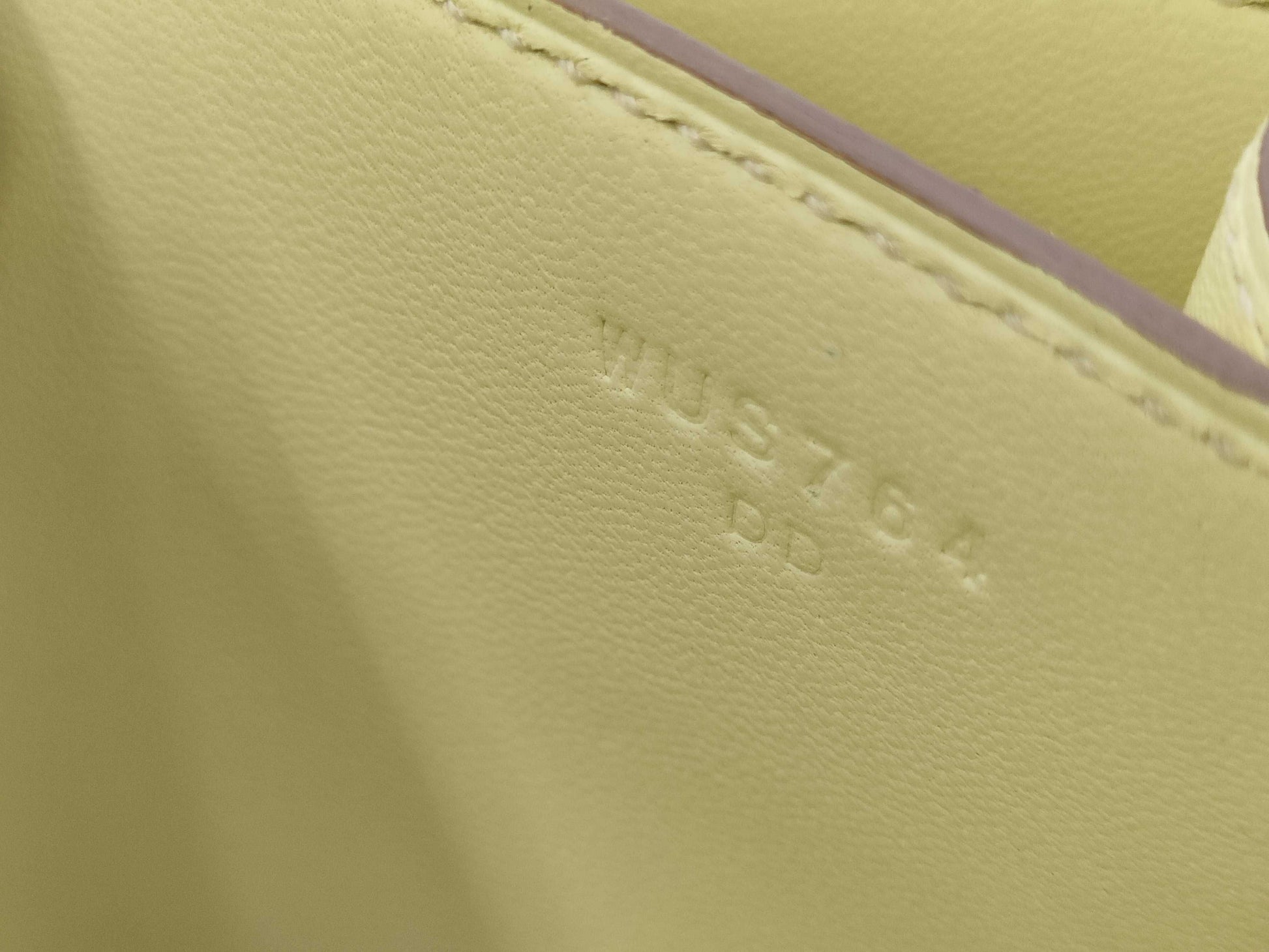 Unused HERMES Constance 19 Mini Jaune Milton Epson Silver Hardware W Stamp Shoulder Bag