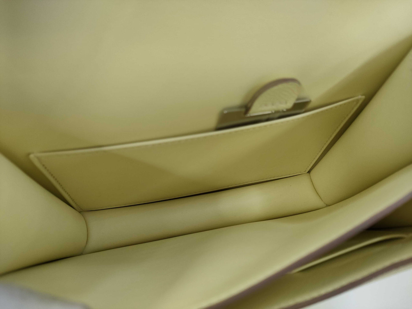 Unused HERMES Constance 19 Mini Jaune Milton Epson Silver Hardware W Stamp Shoulder Bag
