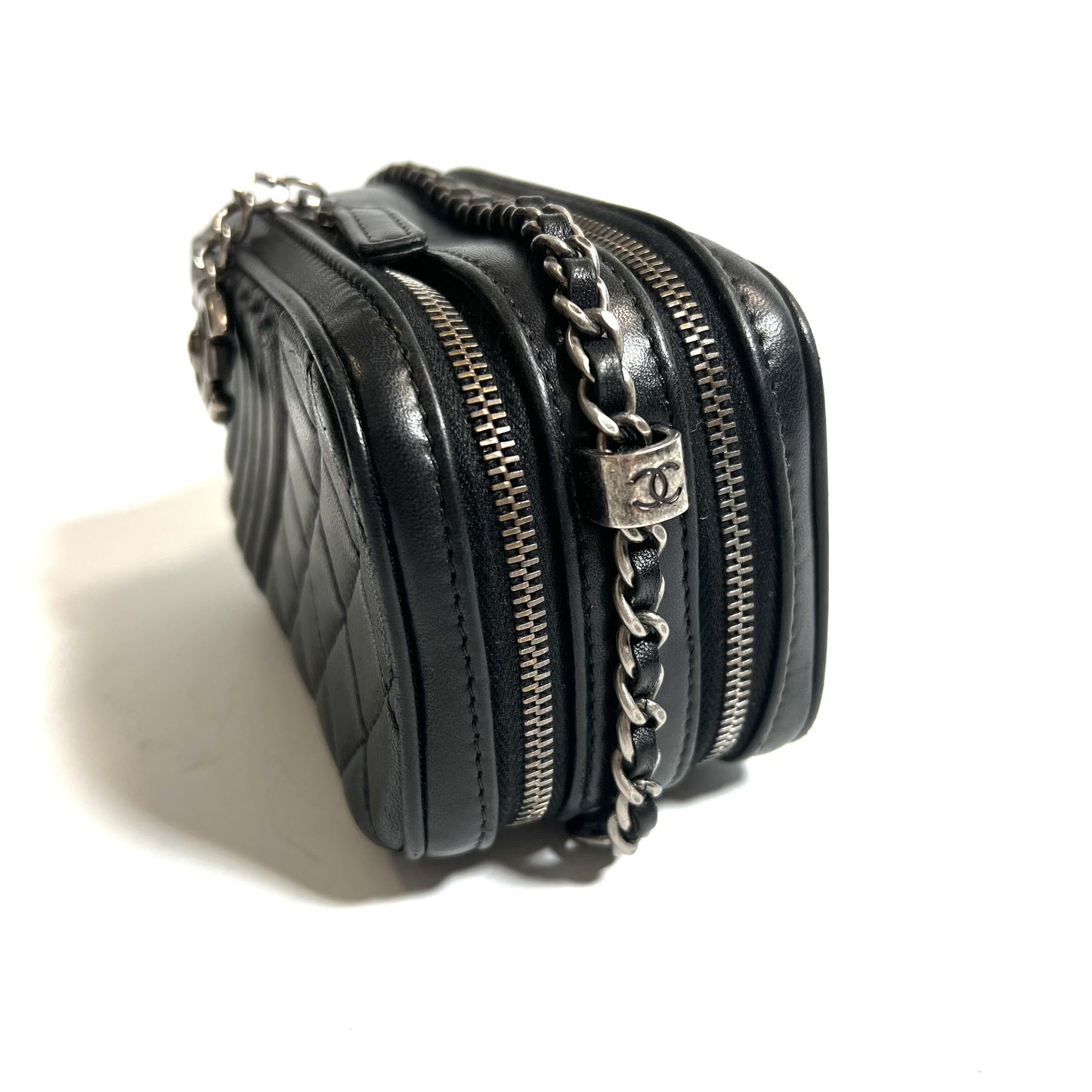 CHANEL CHANEL Boy Chanel Matelasse Shoulder Bag Lambskin 9cm Height x 16cm Width / Shoulder Bag