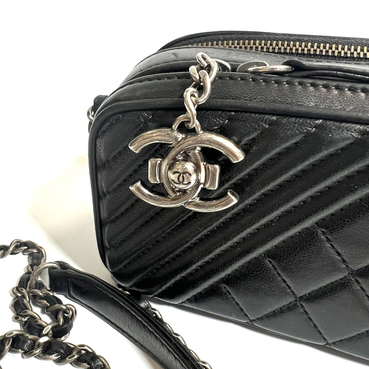 CHANEL CHANEL Boy Chanel Matelasse Shoulder Bag Lambskin 9cm Height x 16cm Width / Shoulder Bag