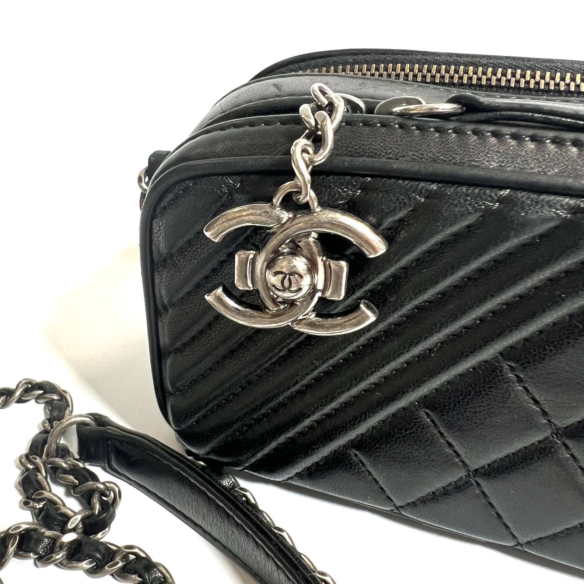 CHANEL CHANEL Boy Chanel Matelasse Shoulder Bag Lambskin 9cm Height x 16cm Width / Shoulder Bag