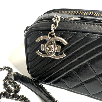CHANEL CHANEL Boy Chanel Matelasse Shoulder Bag Lambskin 9cm Height x 16cm Width / Shoulder Bag