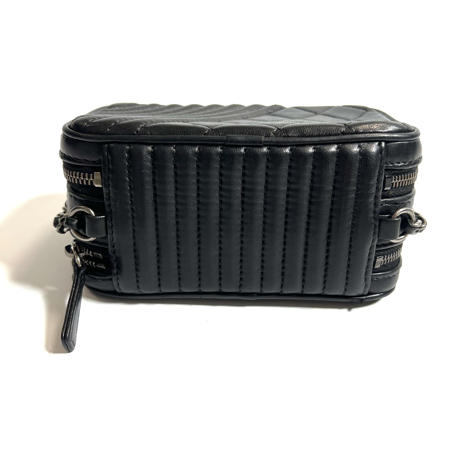 CHANEL CHANEL Boy Chanel Matelasse Shoulder Bag Lambskin 9cm Height x 16cm Width / Shoulder Bag