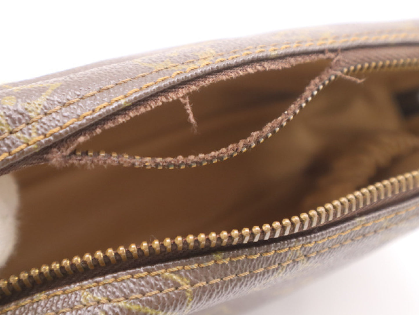 LOUIS VUITTON M47524 Monogram Truss Toilette 23 Pouch