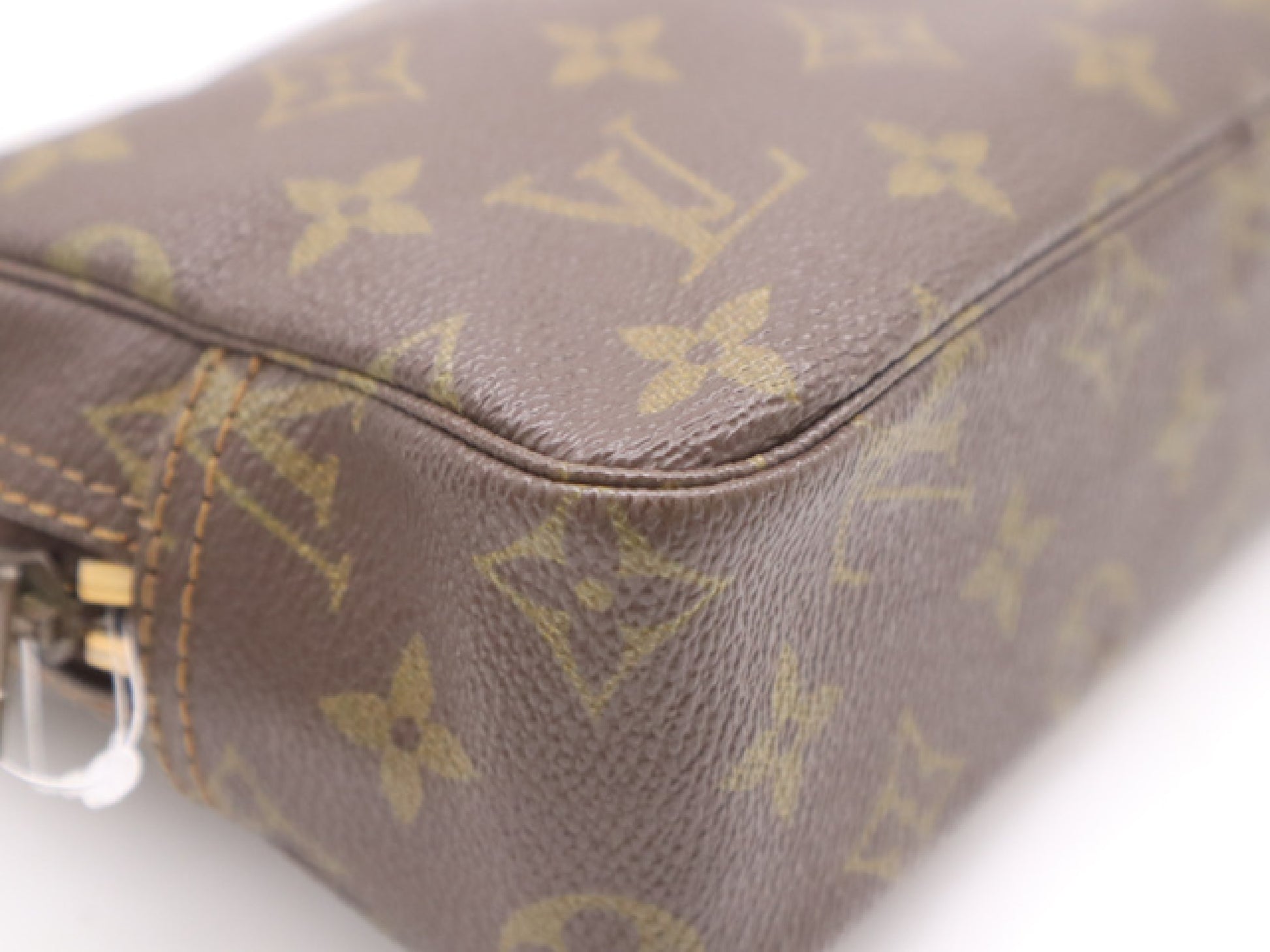 LOUIS VUITTON M47524 Monogram Truss Toilette 23 Pouch