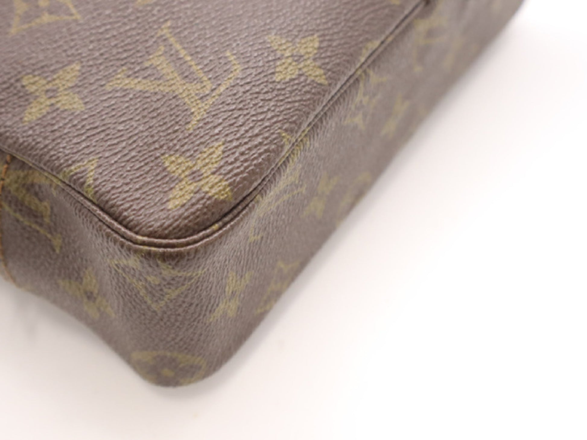 LOUIS VUITTON M47524 Monogram Truss Toilette 23 Pouch