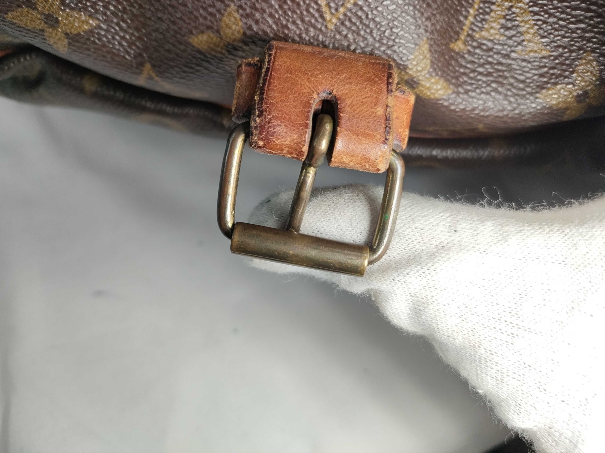 LOUIS VUITTON M42254 Monogram Saumur 35 Shoulder Bag